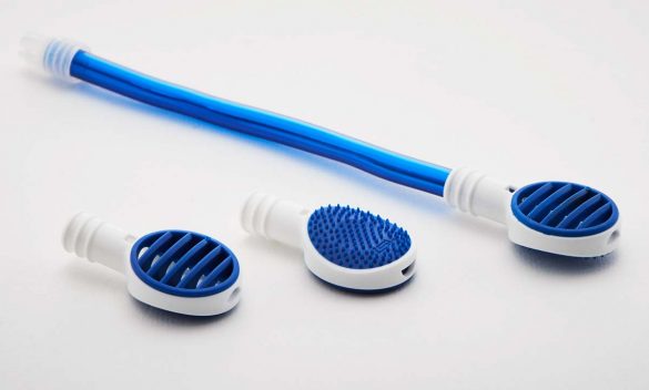 Drei verschiedene, medizinische Zungensauger hergestellt mit Spritgzuss-Werkzeugen